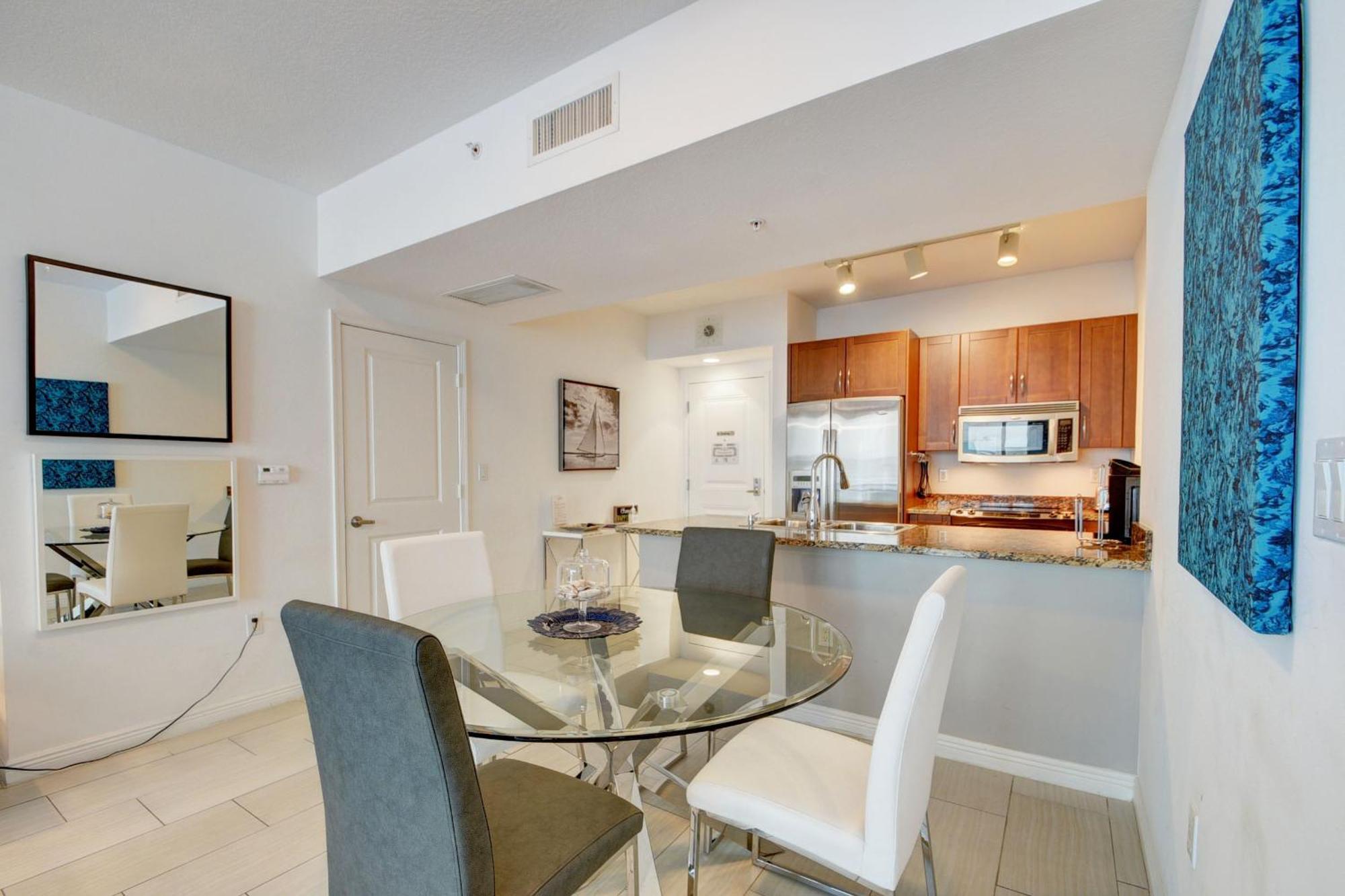 Amazing One-Bedroom In Casa Costa!Beach Pass Inc! ボイントンビーチ エクステリア 写真
