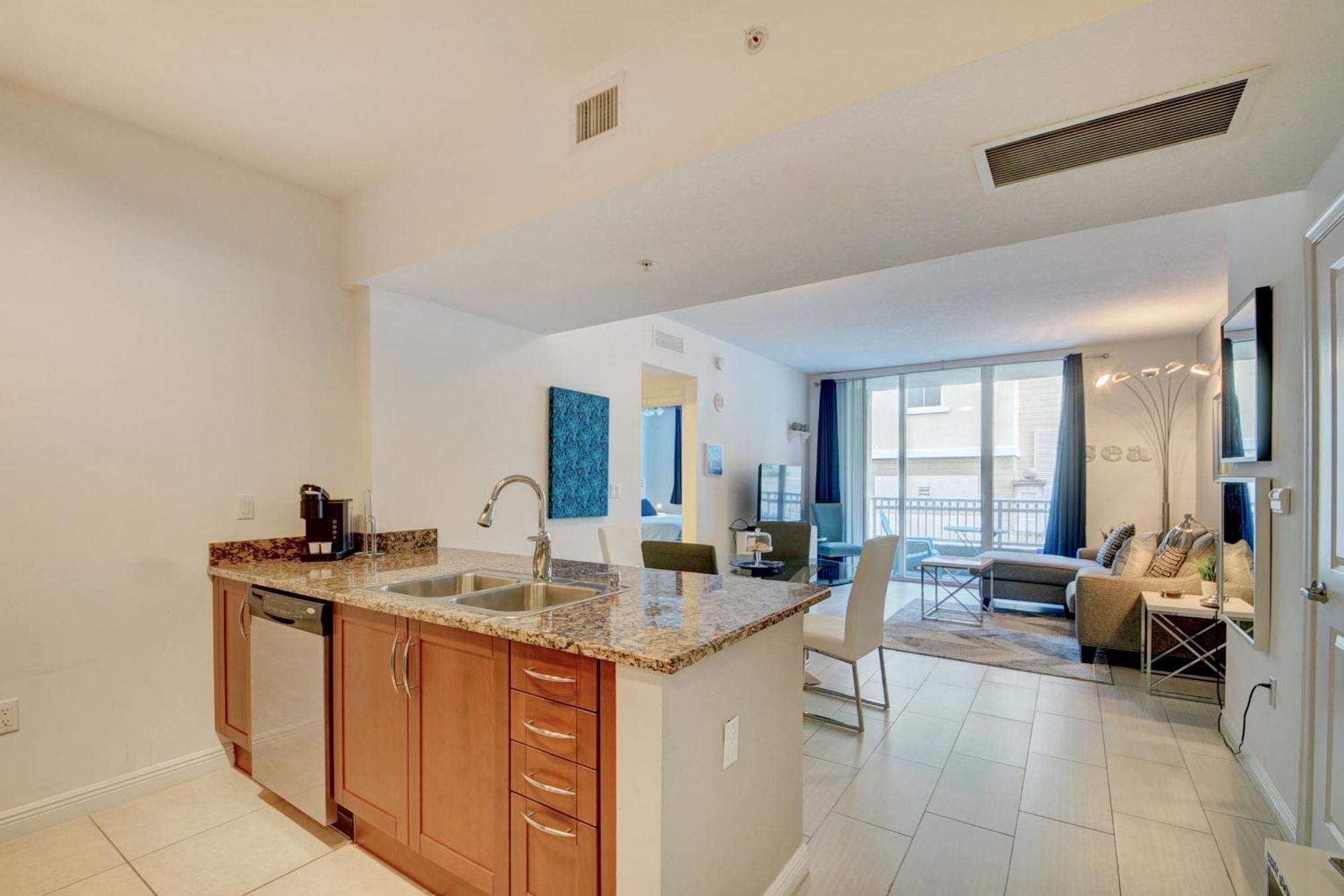 Amazing One-Bedroom In Casa Costa!Beach Pass Inc! ボイントンビーチ エクステリア 写真